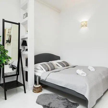 Mariensztat By Renters Lägenhet